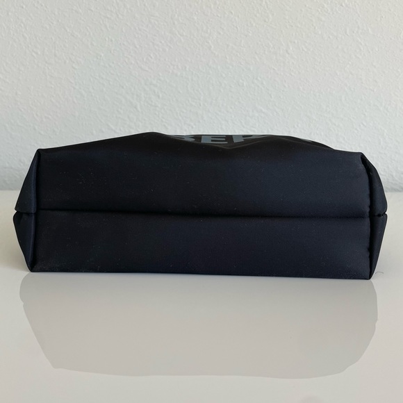 BURBERRY 💯 Authentic Cosmetic Zippered Pouch ☆ Priced to Sell 💲 - Picture 5 of 12